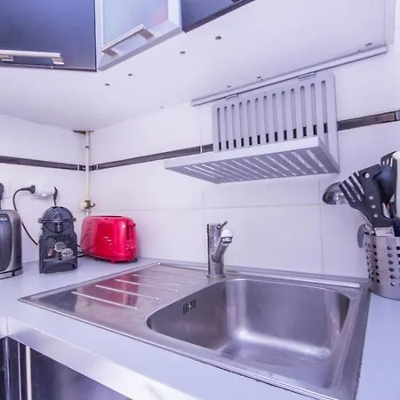 Beautiful Apartment With Balcony In Bastille *