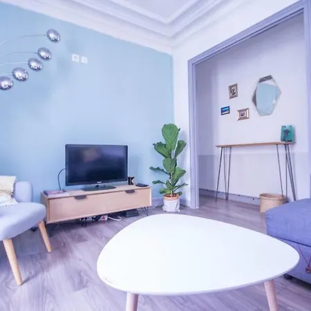 Beautiful Apartment With Balcony In Bastille * Parijs