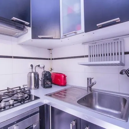 Beautiful Apartment With Balcony In Bastille * Parijs